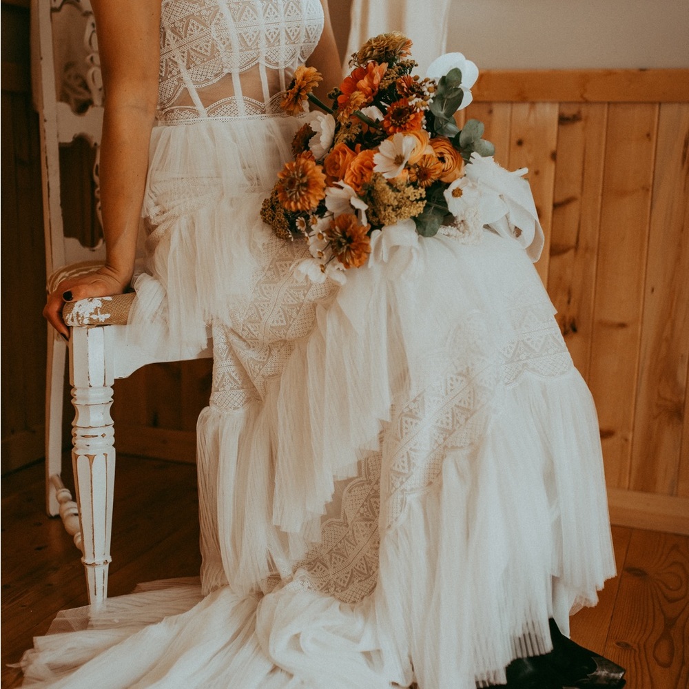 Wedding Dress - Picture 5 of 15
